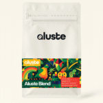 Cafea boabe Aluste Blend — prăjită în București, note de ciocolată cu lapte și caramel, procesare washed, omniroast.